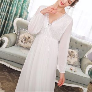 V Collar Cotton Lace Nightgown Long Sleeve white